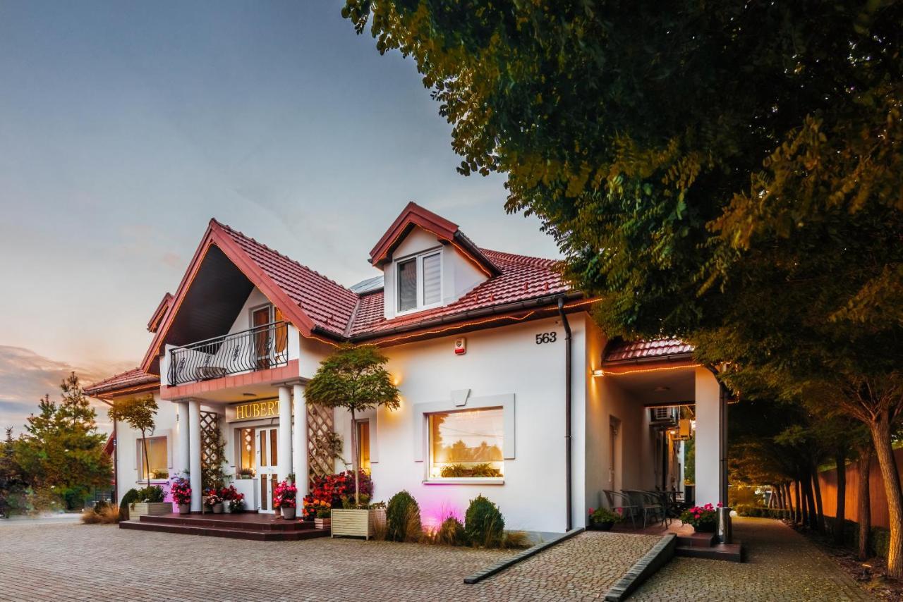 Hubertus Hotel Wola Rzedzinska Luaran gambar